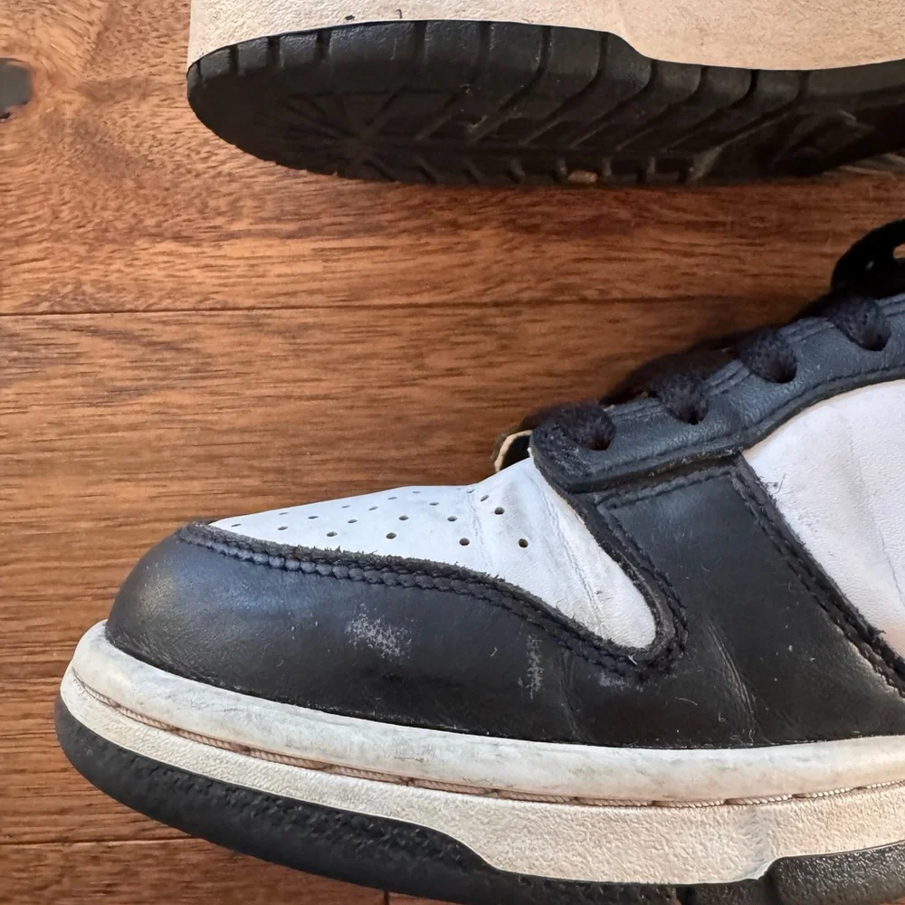Nike Dunk Low Black White Panda - Picture 5 of 7